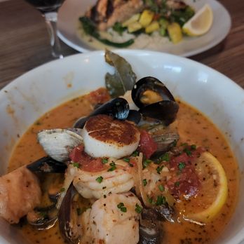 Hook & Anchor - Seafood Near Me - Costa Mesa, California