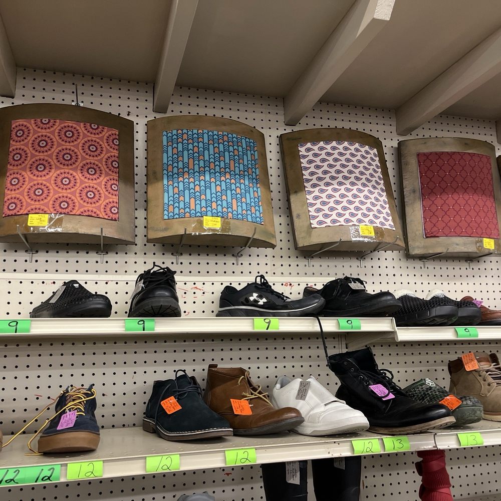 Pool’s Hidden Treasures - Used, Vintage & Consignment Near Me - Olney, Illinois Pool’s Hidden Treasures - Used, Vintage & Consignment Near Me - Olney, Illinois