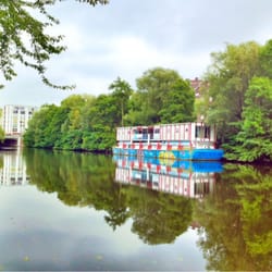 HoheLuftschiff - Das Theaterschiff am Kaifu-Kanal