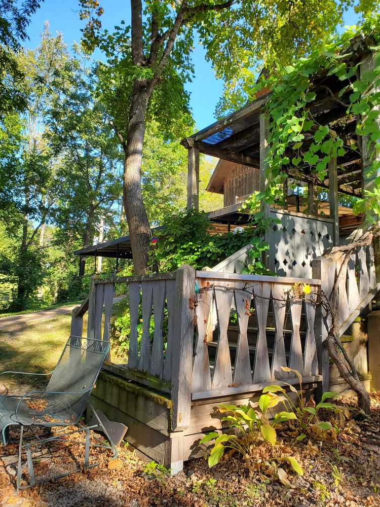 Blumenhof Vineyards & Winery - vineyard in Dutzow, MO