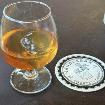 HandleBar - Banana slice drink - Cocktail Bars Near Me - Mount Dora, Florida