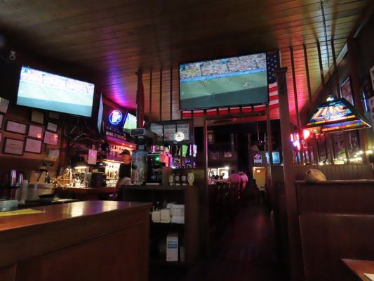 George's Bar & Restaurant by null