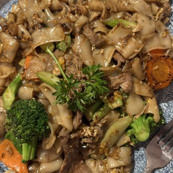 Sriracha Thai Cuisine - Pad Thai - Thai Near Me - San Francisco, California