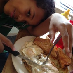 Peggy's Place - Yummy country fried chicken!