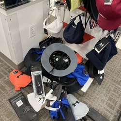 Kohl's - Items on floors