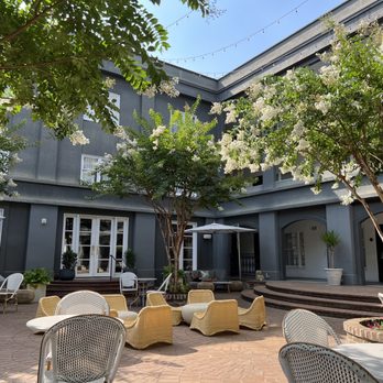 Kimpton Brice Hotel - Patio - Hotels Near Me - Savannah, Georgia
