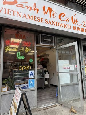 Bánh Mì Cô Út 2 by null