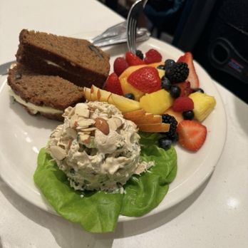 Briarpatch Restaurant - Chunky Chicken Salad Lunch - American Near Me - Winter Park, Florida
