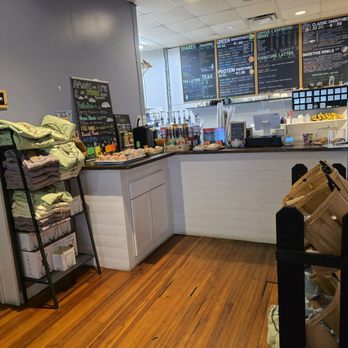 Little Green Hive - Beautiful original hardwood floors. - Coffee & Tea Near Me - Roanoke, Virginia