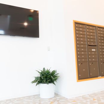 Local Office - West University - Private Mailboxes - Shared Office Spaces Near Me - Houston, Texas Local Office - West University - Private Mailboxes - Shared Office Spaces Near Me - Houston, Texas