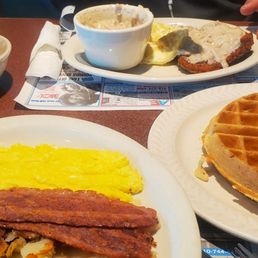 Country Fried Steak Grits w/cheese Double T breakfast w/Turkey Bacon Country Fried Steak Grits w/cheese Double T breakfast w/Turkey Bacon