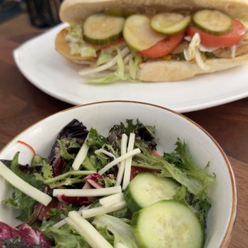 La Roux Bistro - Green Tomato Po Boy and La Roux Salad - Cajun/Creole Near Me - Springfield, Missouri