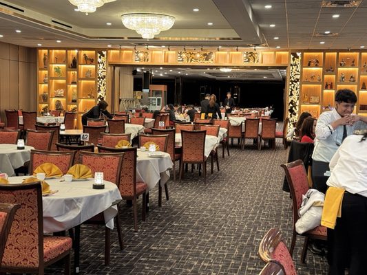 Fung's Kitchen by null