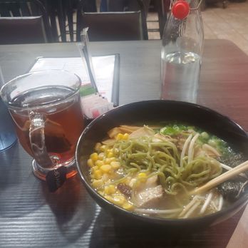 Hanami Ramen - Espinaca/Spinach Ramen noodles in their curated Chicken Broth, topped off with Cha Su Pork and a side of Orange Spice Tea - Ramen Near Me - Norco, California Hanami Ramen - Espinaca/Spinach Ramen noodles in their curated Chicken Broth, topped off with Cha Su Pork and a side of Orange Spice Tea - Ramen Near Me - Norco, California