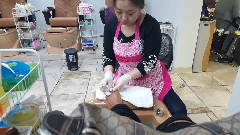 NAIL CITY Updated August 2024 409 W 14th Pl, Chicago Heights