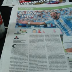 RE Hombre Peluquerías - Poca espera y encima bien atendida!!! Como dejar de venir aca!!