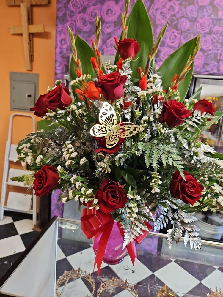MARTINEZ FLOWERS Updated September 2024 13 Photos 1236 W Civic