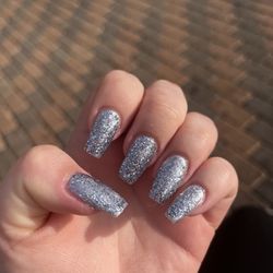 Paris Nail Lounge - Nails by Hai