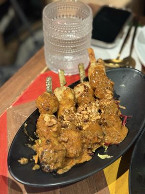 Pii Nong Thai Yonge - Eatery & Experience by null