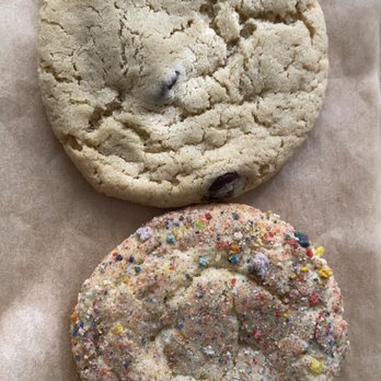Rooftop Macarons - Chocolate Chip & Macacookie - Macarons Near Me - Sacramento, California