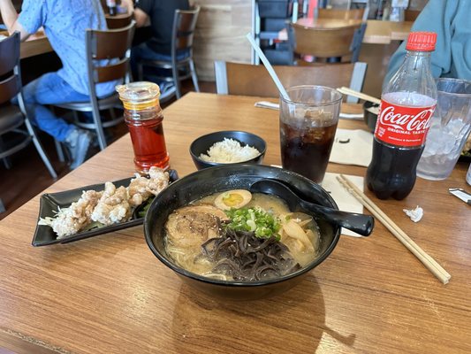 Hachi Ramen by null
