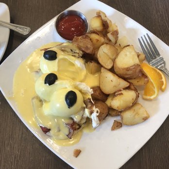 Rosine's Restaurant - The eggs Benedict was filling and was reasonably priced. - American Near Me - Monterey, California Rosine's Restaurant - The eggs Benedict was filling and was reasonably priced. - American Near Me - Monterey, California
