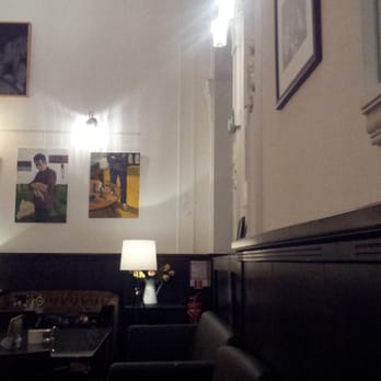 Cafe Kaiserfeld - Arnold Schwarzenegger is omnipresent in this room - Cafes Near Me - Graz, 6