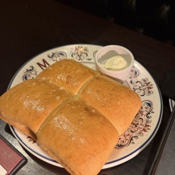 Maggiano's - Bread - Italian Near Me - Overland Park, Kansas Maggiano's - Bread - Italian Near Me - Overland Park, Kansas