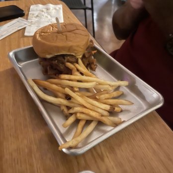 Grnd Sqrl - Pulled pork sando - Gastropubs Near Me - Twentynine Palms, California Grnd Sqrl - Pulled pork sando - Gastropubs Near Me - Twentynine Palms, California
