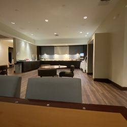 Holiday Inn & Suites Pittsfield-Berkshires - Breakfast