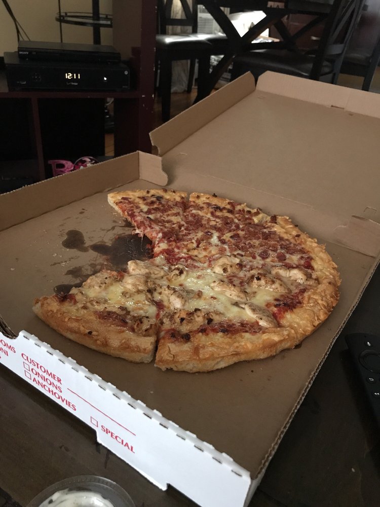Marblehead House of Pizza Logo