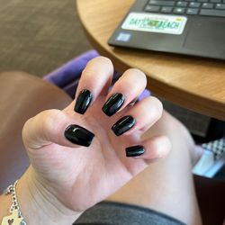 Bobcat Nail & Spa - all black dip nails with rounded square shape on all natural nail