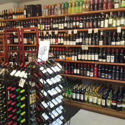 Daniel Liquors & Wines