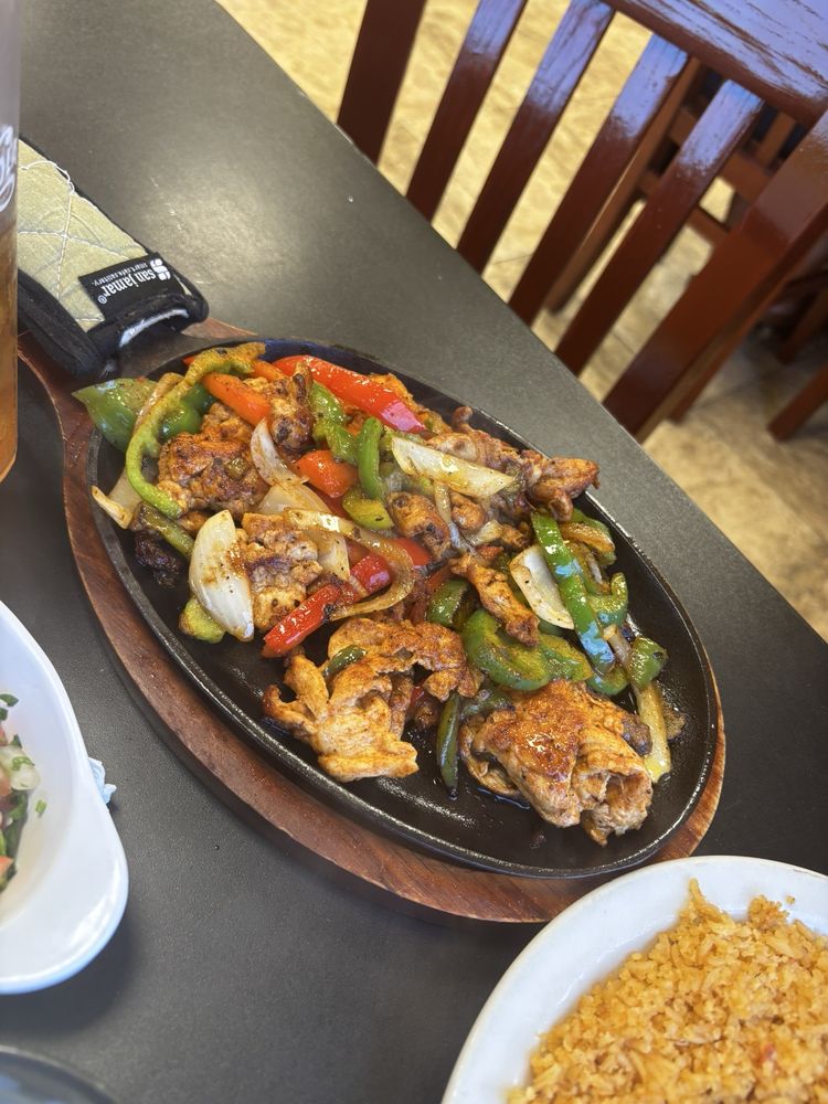La Casita Fresh Mex Grill Logo