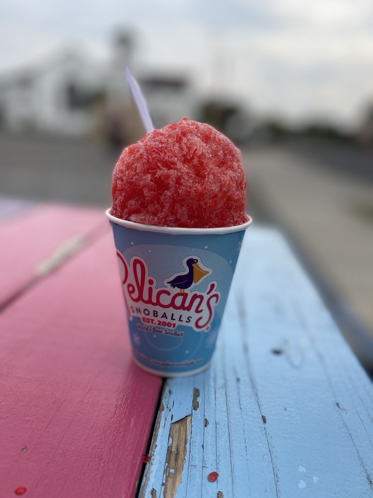 Pelican’s Snoballs - Kingsburg Logo