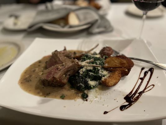 Avanzare Italian Dining by null