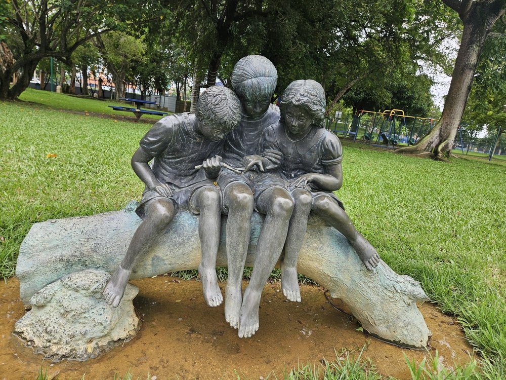 Parque Central De Los Niños Image