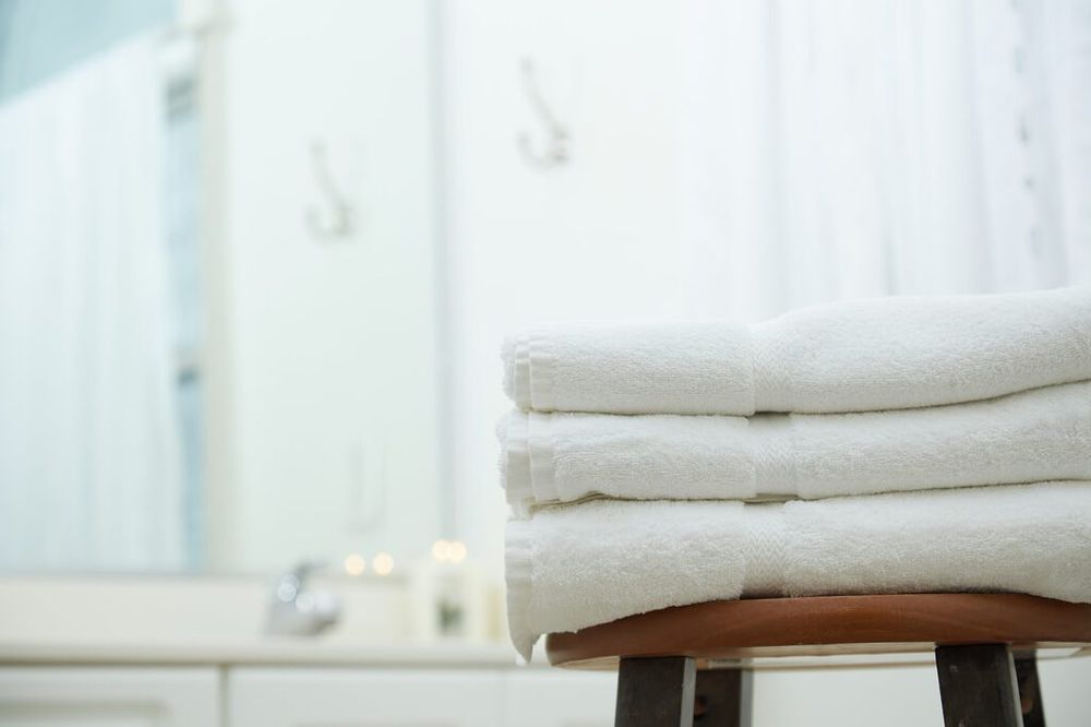 EXPRESS LINENS Updated October 2024 504 W Lake Dr, Kill Devil Hills