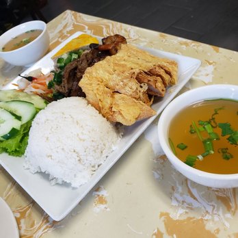 Com Tam Dat Thanh - Charbroiled rice dish came with soup...yummy fried shrimp cake/patty. - Vietnamese Near Me - Sacramento, California Com Tam Dat Thanh - Charbroiled rice dish came with soup...yummy fried shrimp cake/patty. - Vietnamese Near Me - Sacramento, California