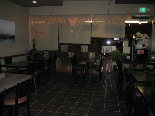 Sushi Kinoya by null