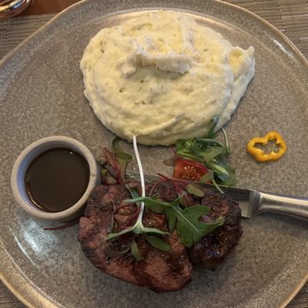 Seven Sisters - 10oz filet mignon with garlic mashed potatoes - Cocktail Bars Near Me - Tuolumne, California