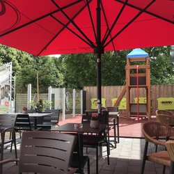 Junge Die Bäckerei - Ein Spielplatz für die kleinen ist auch vorhanden