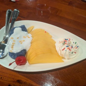 Sabai Thai Winchester - Mango sticky rice - Thai Near Me - Winchester, Virginia