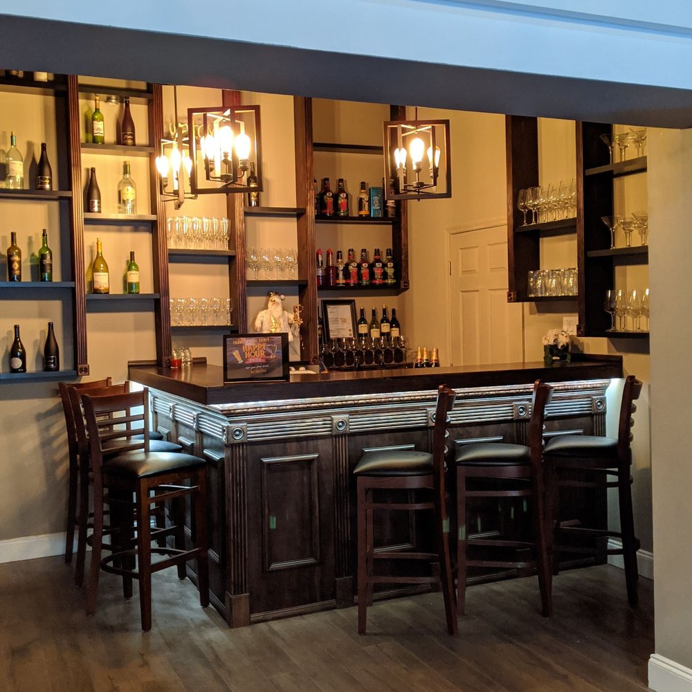 Hunter Arms Hotel - Bar happy hour from 5-7 but no bartender .. - Hotels Near Me - Saint Cloud, Florida
