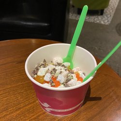 Horchata and pistacho ice cream with mango and strawberry popping boba, mochi and mints