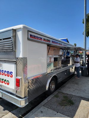 Mariscos Jalisco by null