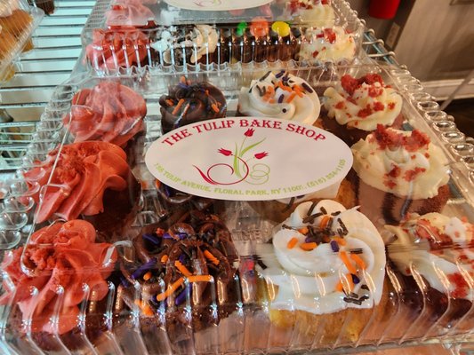 Tulip Bake Shop by null