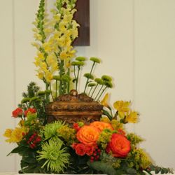 The Personal Touch Florist - Urn spray