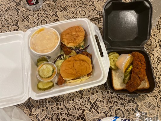 Dave's Hot Chicken by null