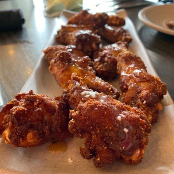 Jukes Ale Works - Fried Chicken Wings with Salted Carmel Bourbon glaze - Sultry and scrumptious! - Breweries Near Me - Elkhorn, Nebraska Jukes Ale Works - Fried Chicken Wings with Salted Carmel Bourbon glaze - Sultry and scrumptious! - Breweries Near Me - Elkhorn, Nebraska
